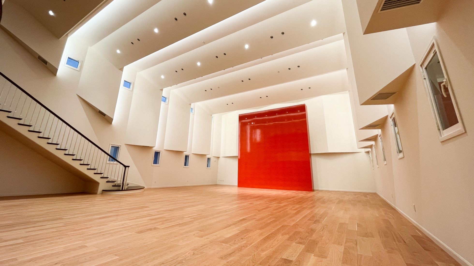 マイクロネットホール