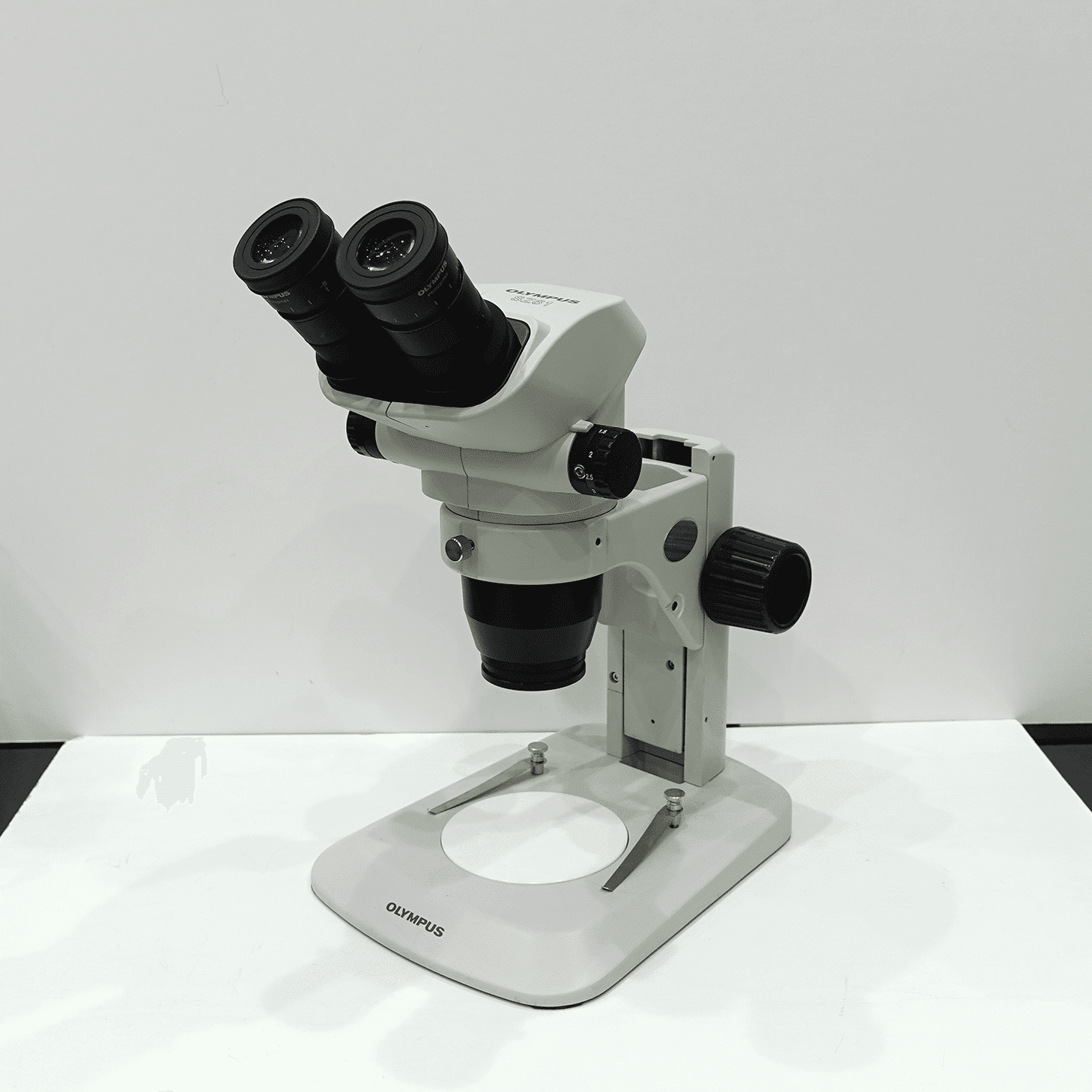 OLYMPUSの実体顕微鏡 SZ61